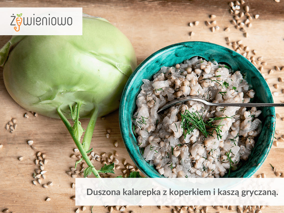 Duszona kalarepka z&nbsp;koperkiem i&nbsp;kaszą gryczaną.